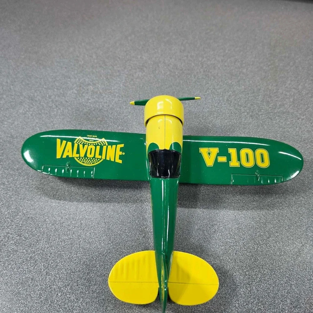 Valvoline V-100 Airplane Green Excellent Die-Cast Collectible